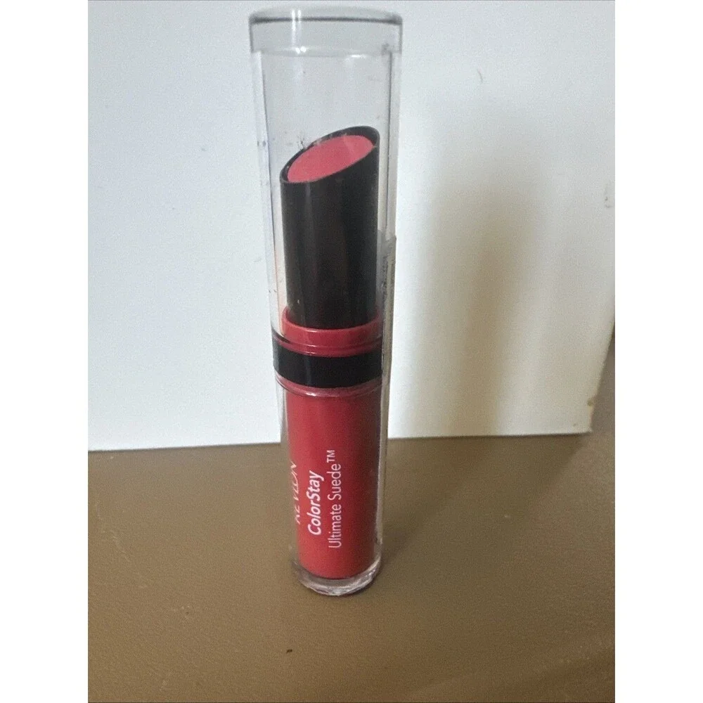 Revlon ColorStay Ultimate Suede Lipstick 073 STYLIST classic reds